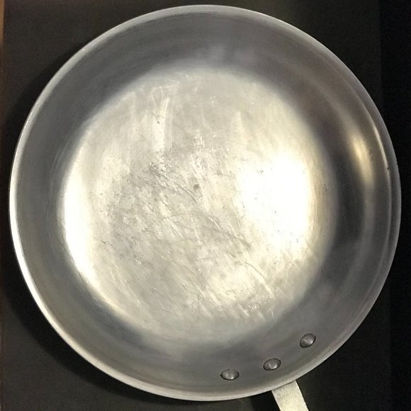 Wear-ever JUMBO 14" aluminum fry pan 16023 - Picture 4 of 5